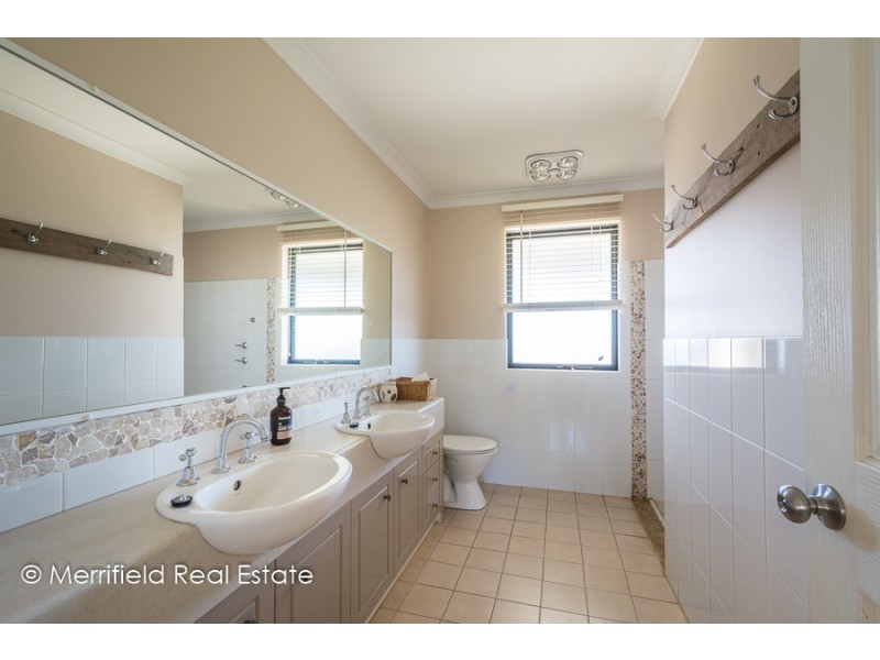 207 Deloraine Drive, Warrenup WA 6330