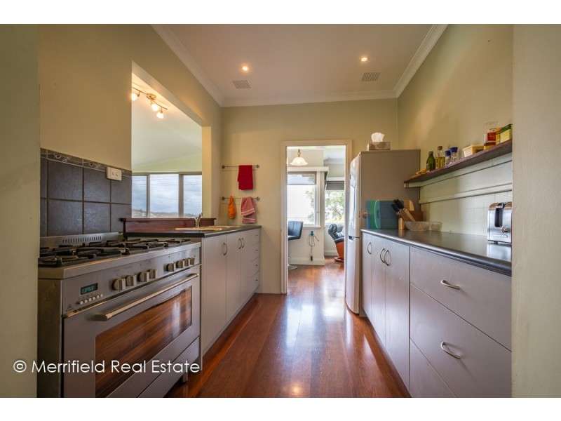 18 Munster Avenue, Mount Clarence WA 6330