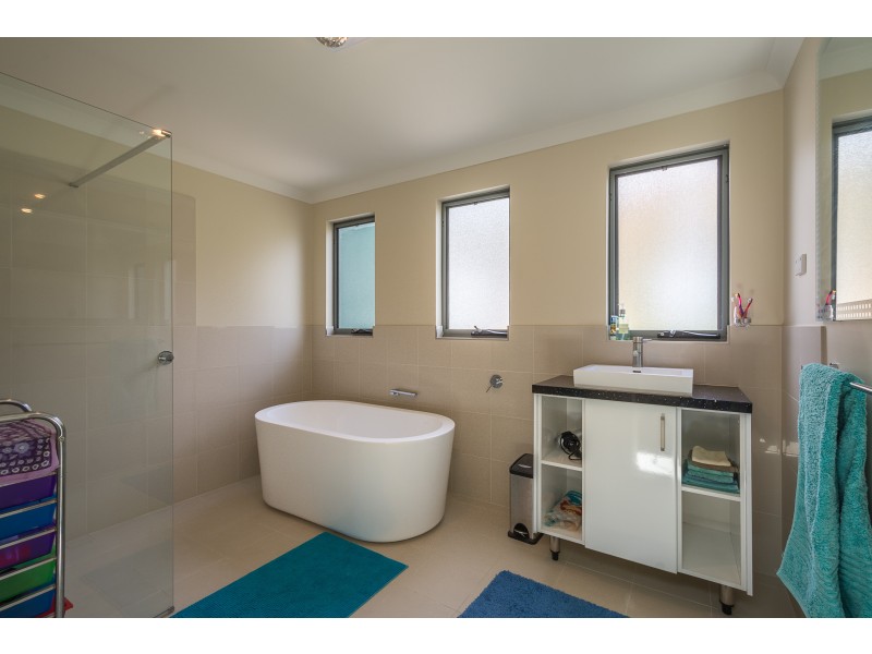 31 Prideaux Road, Lower King WA 6330