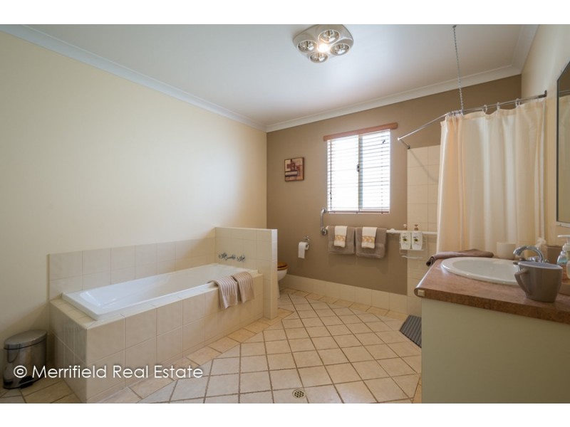 2/8 Tasman Street, Centennial Park WA 6330