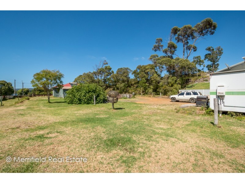 16 Harding Road, Robinson WA 6330