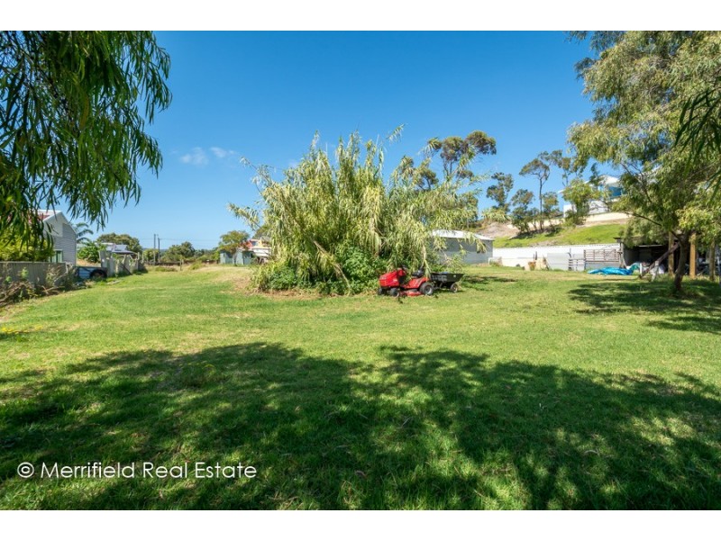16 Harding Road, Robinson WA 6330