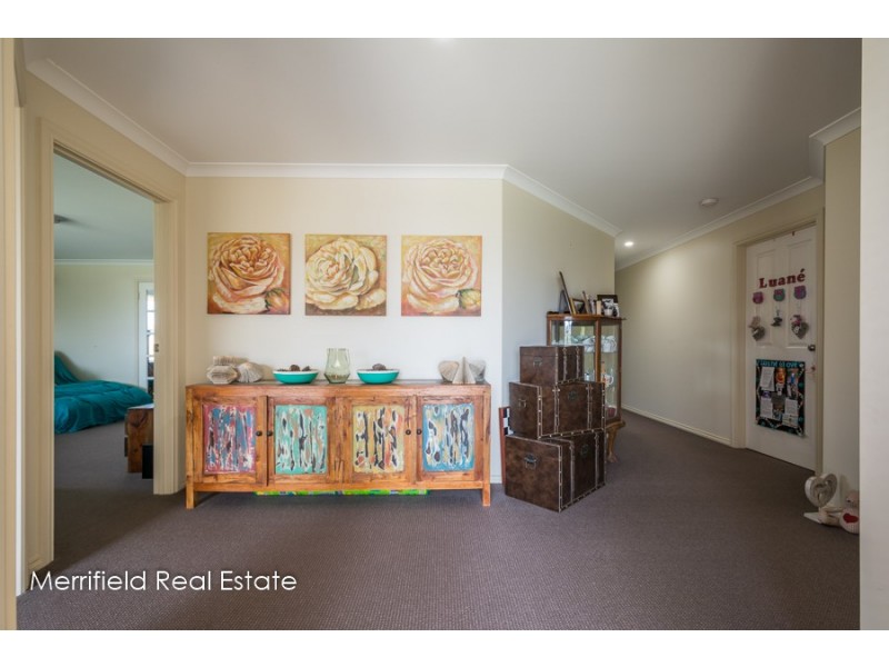 24 Grandis Way, Yakamia WA 6330