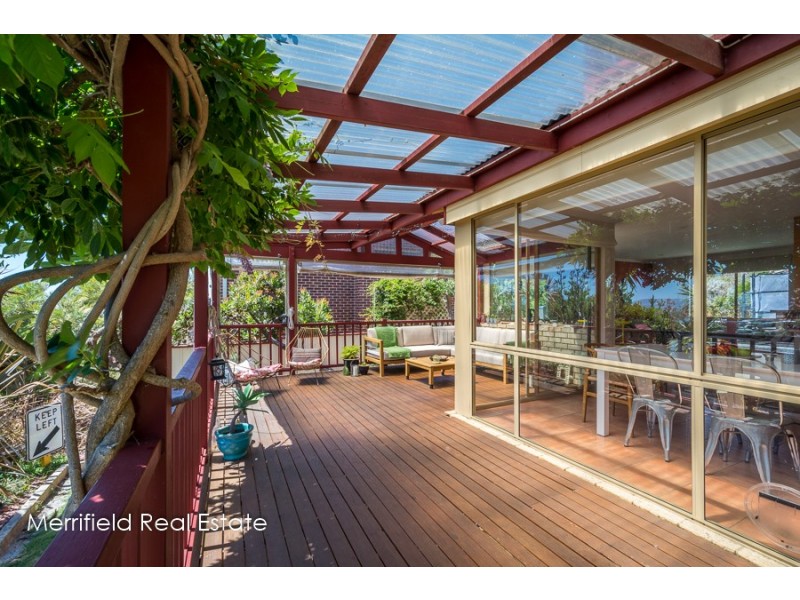 16 Burt Street, Mount Clarence WA 6330