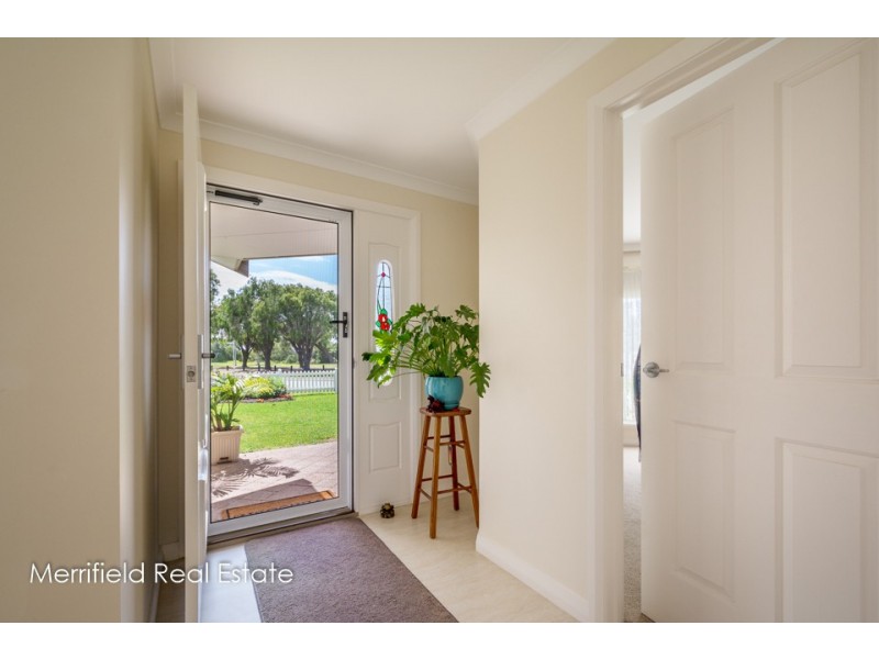 48 Lakeside Drive, Mckail WA 6330