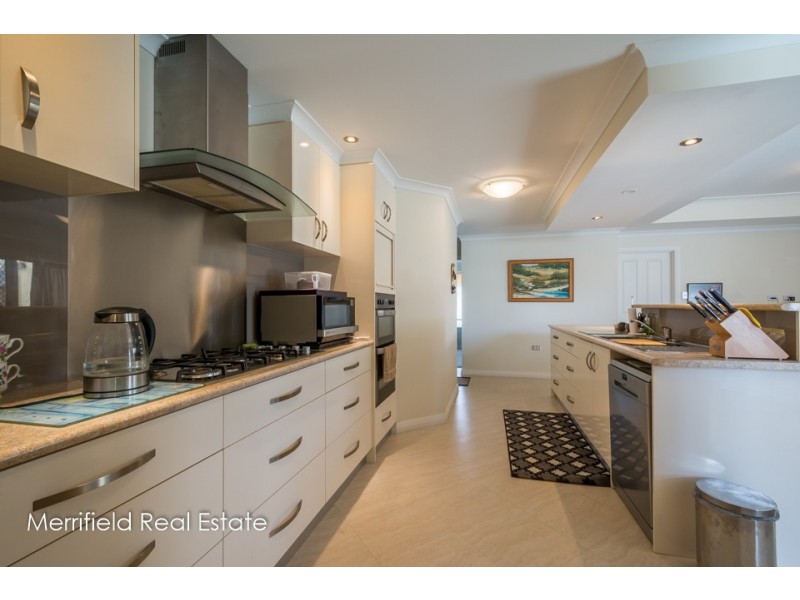 48 Lakeside Drive, Mckail WA 6330