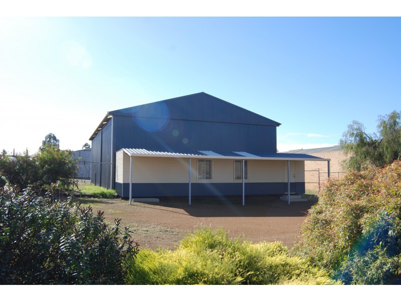 22A Kelly Street, Orana WA 6330