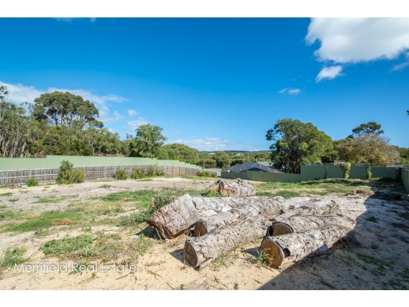 7 Finch Court, Little Grove WA 6330