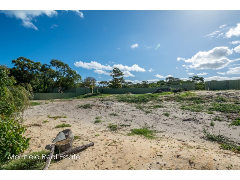 7 Finch Court, Little Grove WA 6330