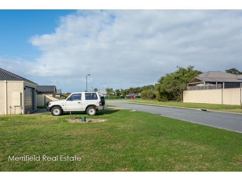 18 Pluto Rise, Mckail WA 6330