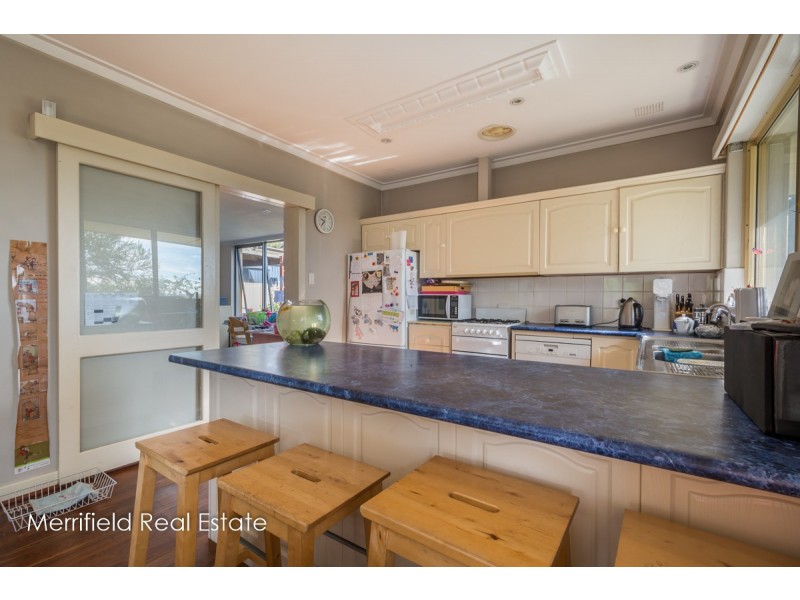 13 Victoria Street, Mount Melville WA 6330