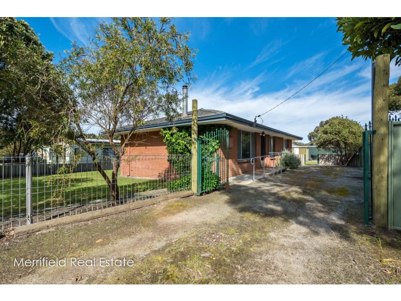 16 Wolfe Road, Gledhow WA 6330