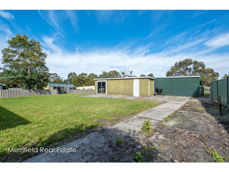 16 Wolfe Road, Gledhow WA 6330