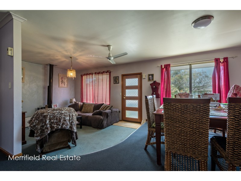 5 Lorenzo Way, Orana WA 6330
