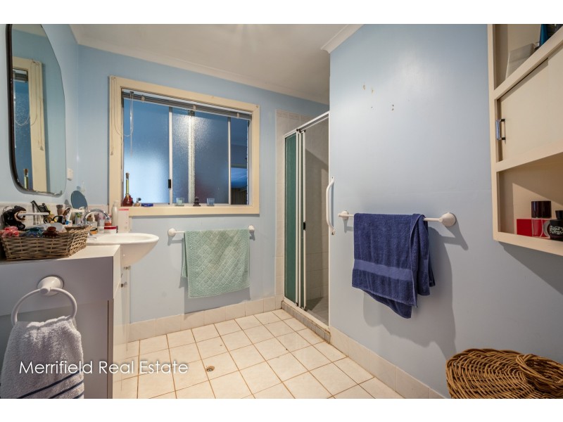 5 Lorenzo Way, Orana WA 6330