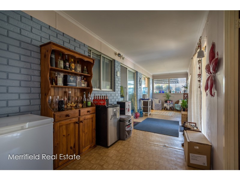5 Lorenzo Way, Orana WA 6330