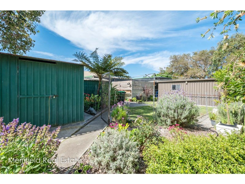 5 Lorenzo Way, Orana WA 6330