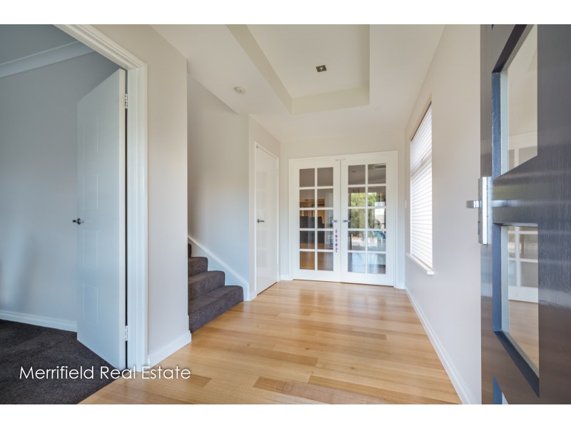 33 Lake Seppings Drive, Mira Mar WA 6330