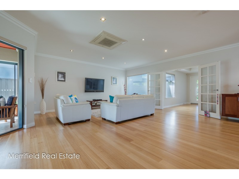 33 Lake Seppings Drive, Mira Mar WA 6330