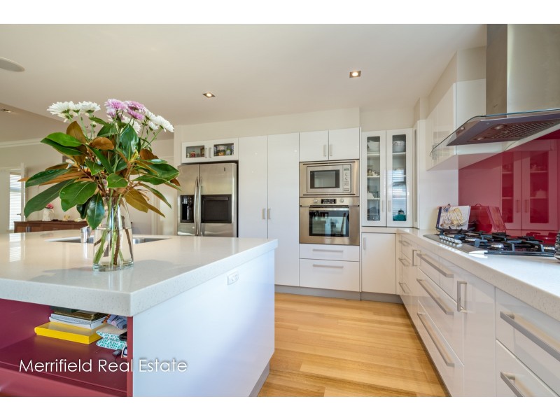 33 Lake Seppings Drive, Mira Mar WA 6330