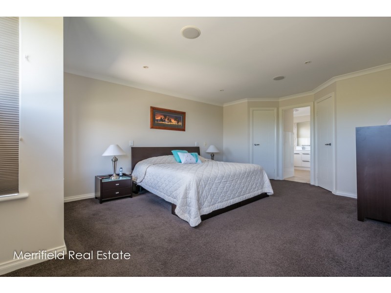 33 Lake Seppings Drive, Mira Mar WA 6330