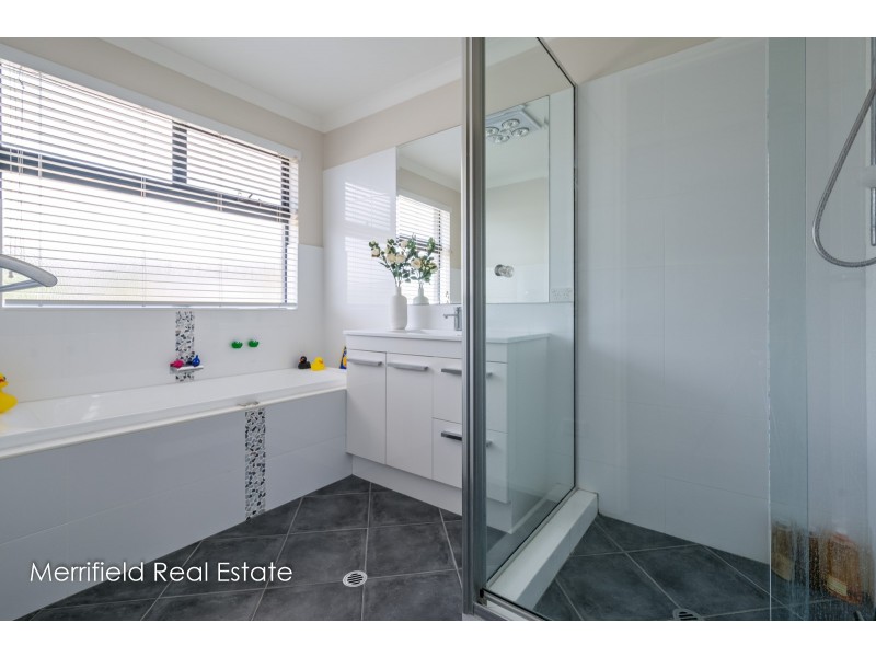 33 Lake Seppings Drive, Mira Mar WA 6330