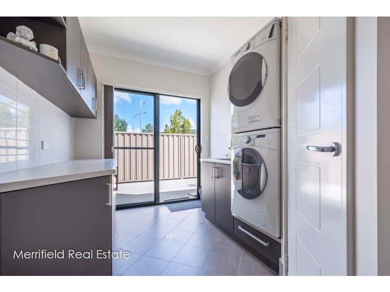 33 Lake Seppings Drive, Mira Mar WA 6330