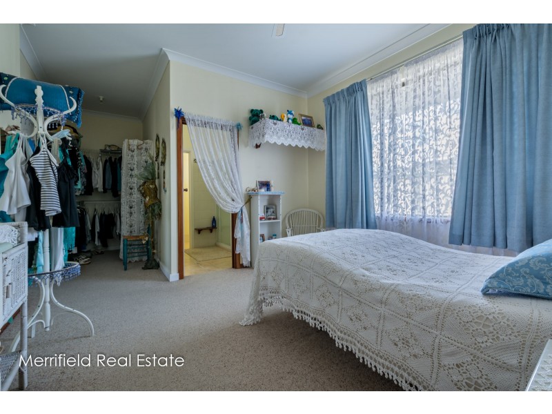 74 Mermaid Avenue, Emu Point WA 6330