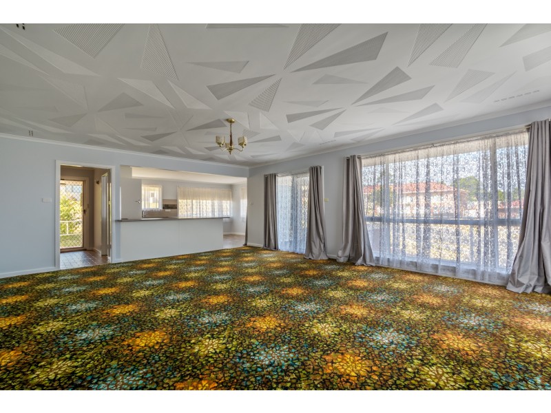 1 Ardeana Crescent, Yakamia WA 6330