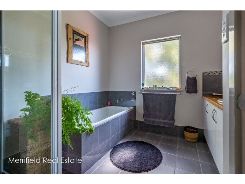 4 Drew Lane, Mira Mar WA 6330