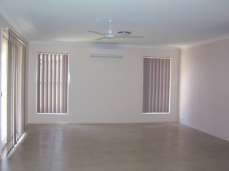 2/5 David Place, Kingaroy QLD 4610