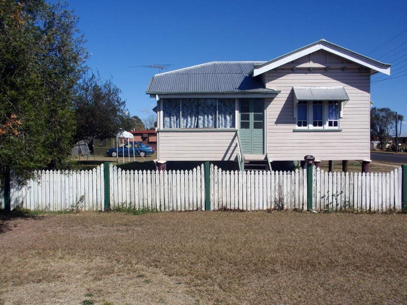 17 River Road, Kingaroy QLD 4610