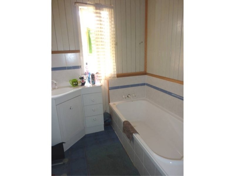 34 Walter Road, Kingaroy QLD 4610