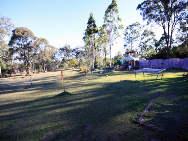 301 Carbeen Crescent, Nanango QLD 4615