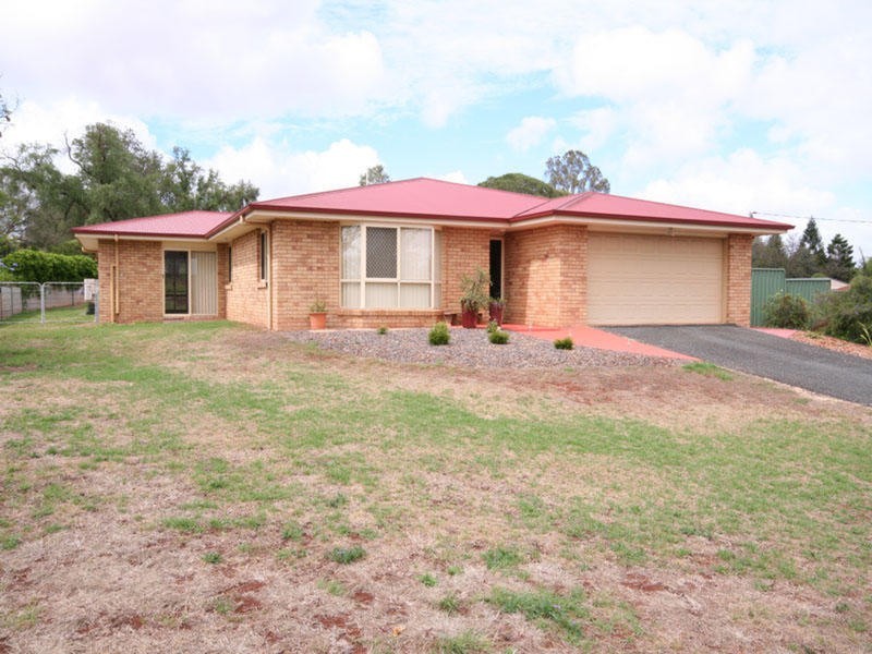 9 Macaulay Drive, Kingaroy QLD 4610