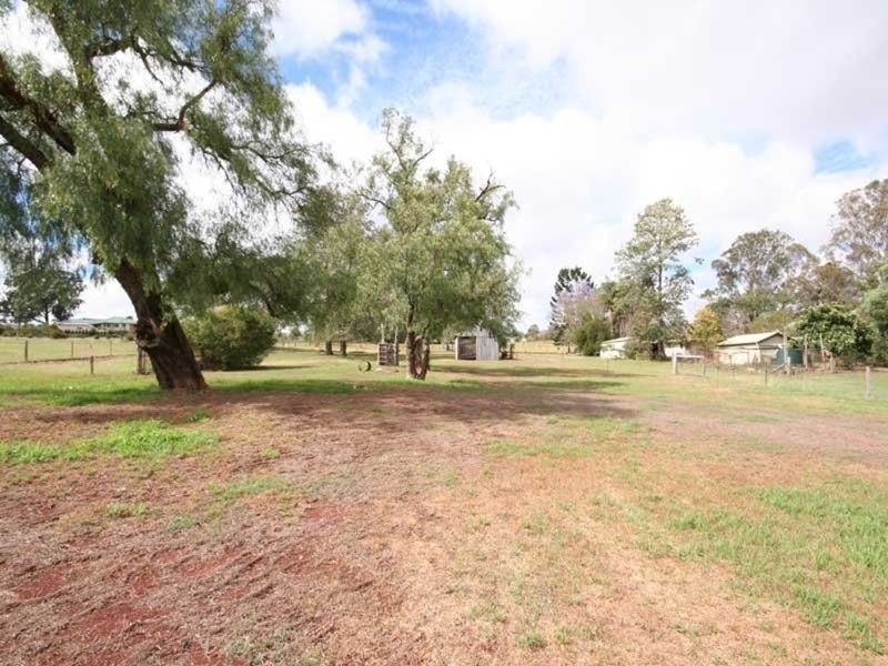 9 Macaulay Drive, Kingaroy QLD 4610