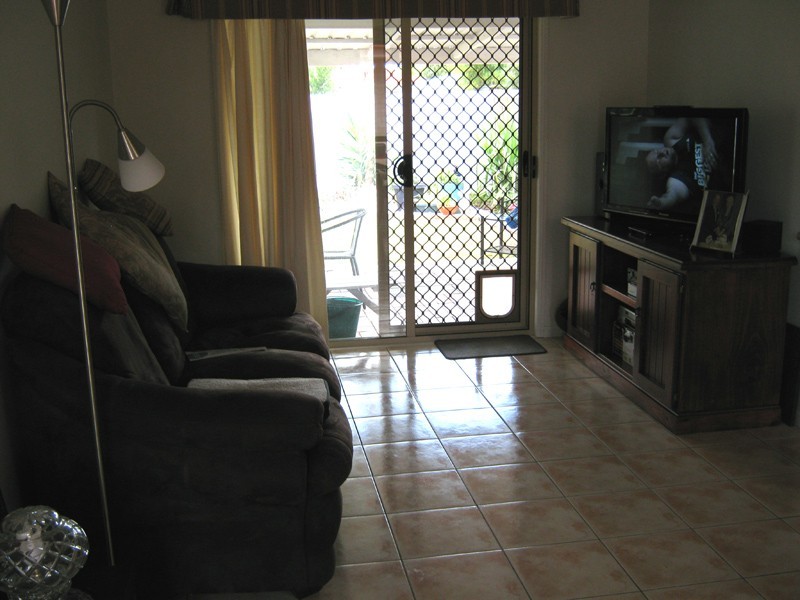 2/21 Martin Place, Kingaroy QLD 4610