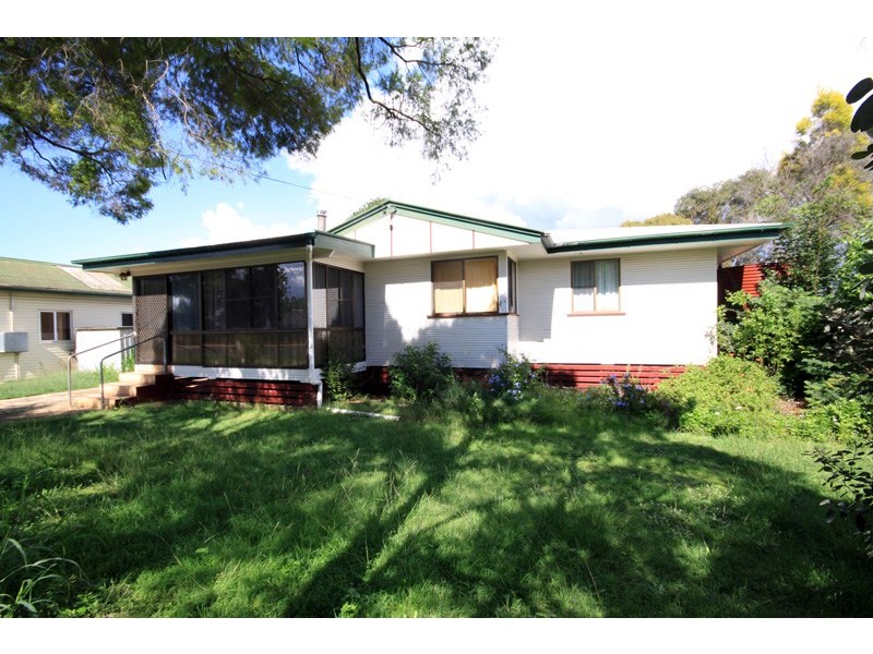 32 Youngman Street, Kingaroy QLD 4610