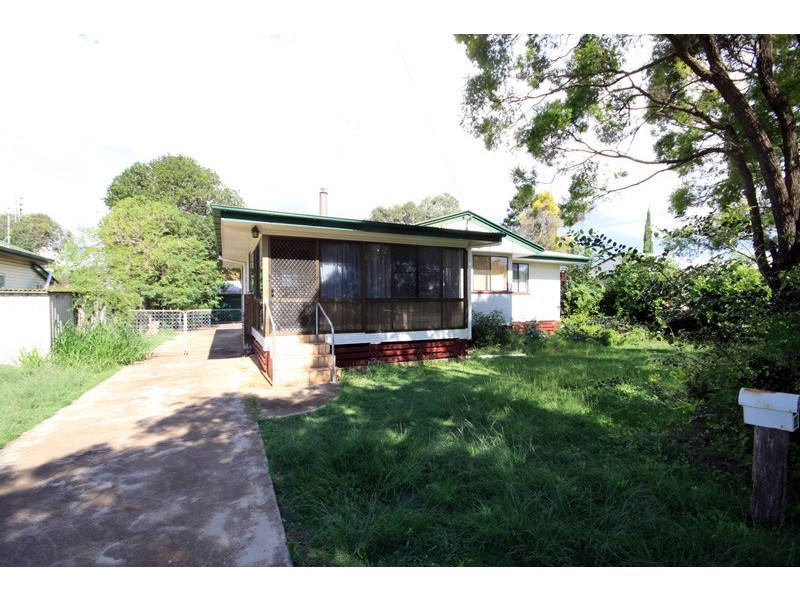 32 Youngman Street, Kingaroy QLD 4610