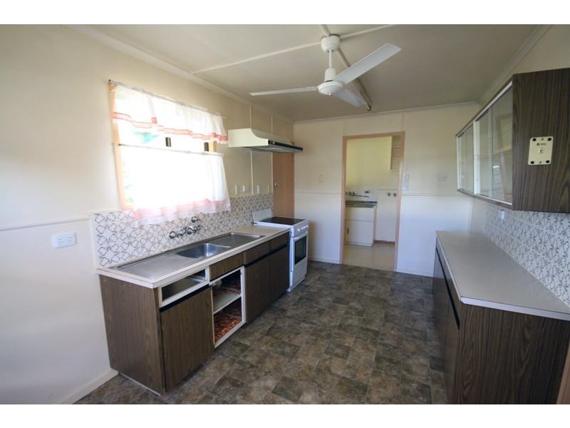 32 Youngman Street, Kingaroy QLD 4610