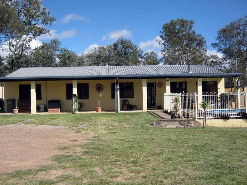 55 G S Wilson Drive, Nanango QLD 4615