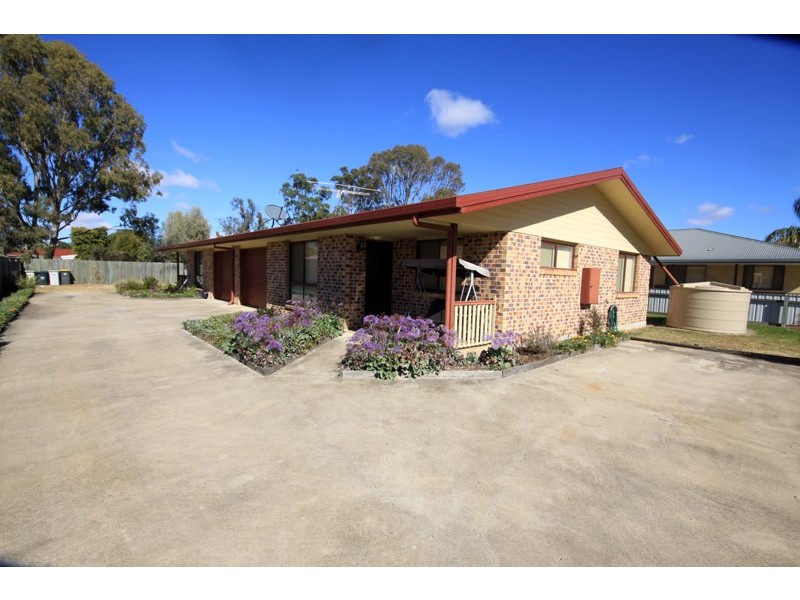 19 Martin Place, Kingaroy QLD 4610