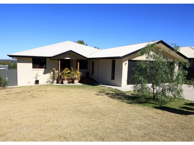 69 Cowie Drive, Kingaroy QLD 4610