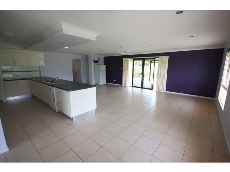 16 Sonaree Drive, Kingaroy QLD 4610