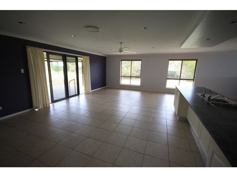 16 Sonaree Drive, Kingaroy QLD 4610