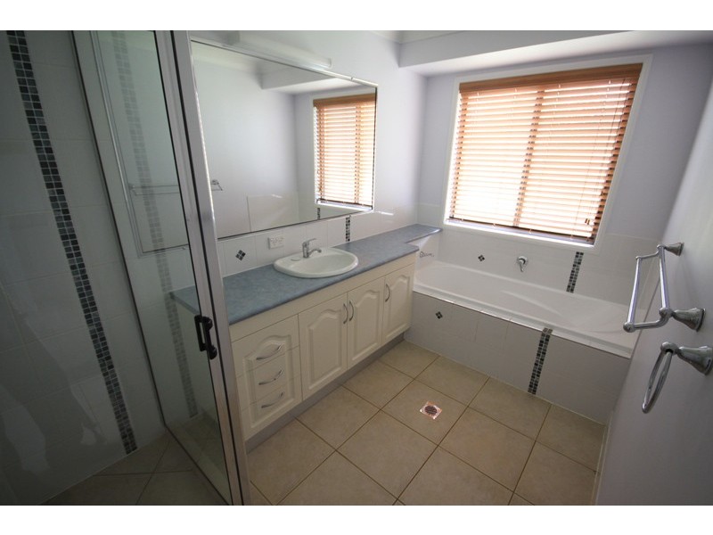 16 Sonaree Drive, Kingaroy QLD 4610