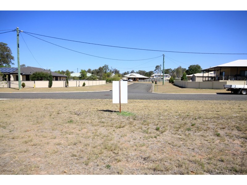 2 Oleander Street, Nanango QLD 4615