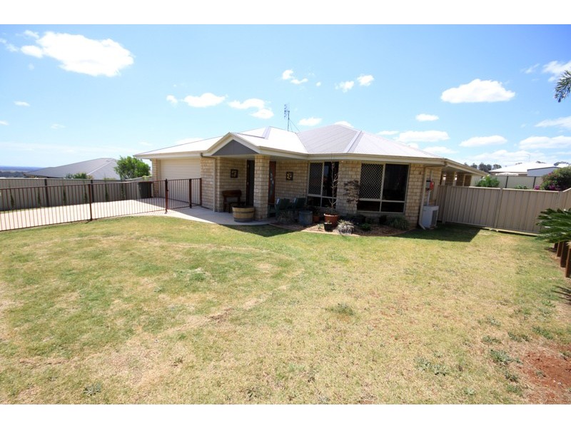 42 Bottlebrush Street, Kingaroy QLD 4610