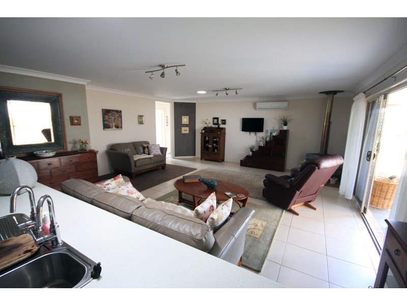 42 Bottlebrush Street, Kingaroy QLD 4610