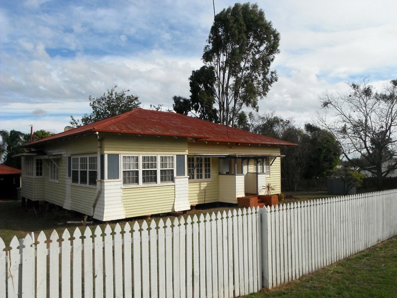 39 Carinya Street, Kingaroy QLD 4610